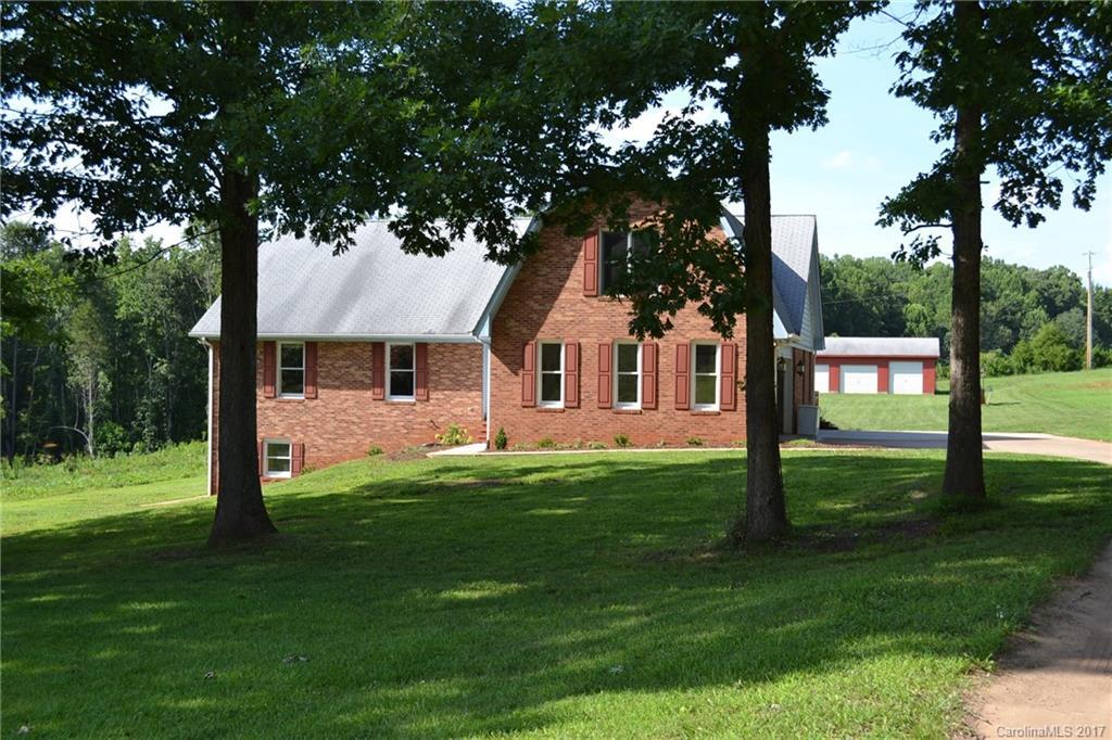 227 Rocky Ln., Statesville, NC 28625