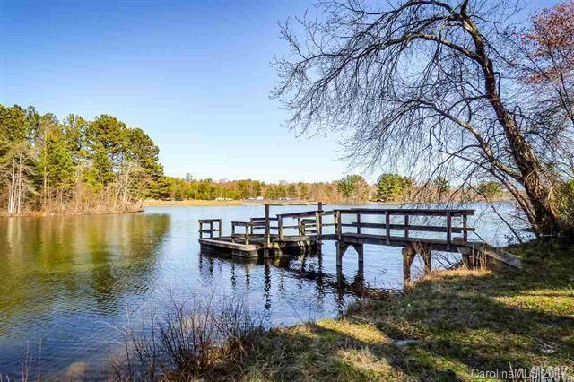 10 Hahn Point Dr., Hickory, NC 28601