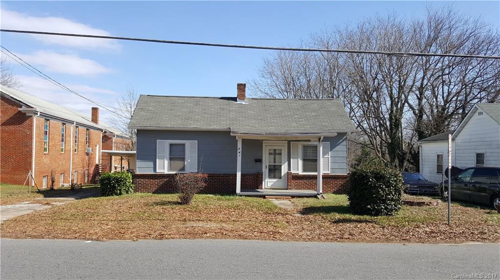 841 1st St., Hickory, NC 28602