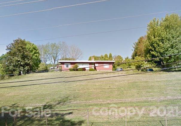 134 Mount Carmel Rd., Asheville, NC 28806