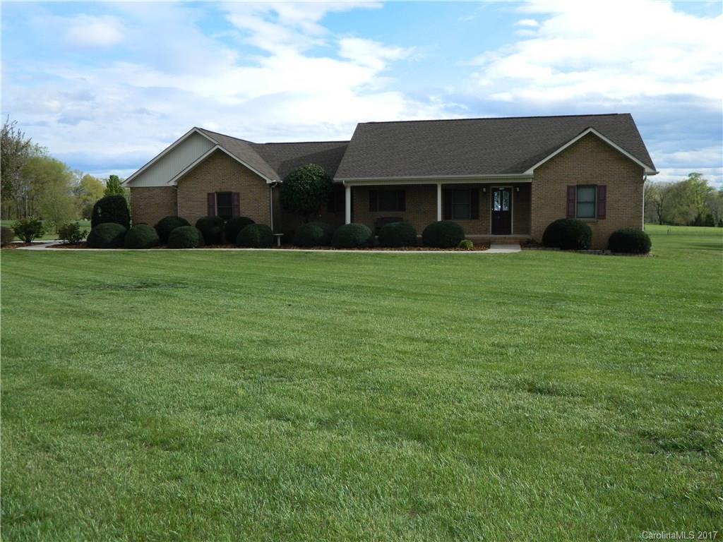 130 Larkin Ln., Statesville, NC 28625