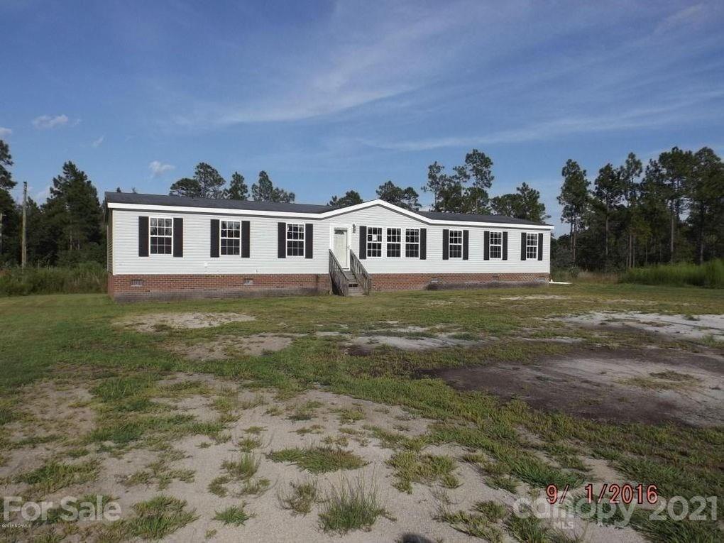 141 Cool Breeze Ln., Maple Hill, NC 28454