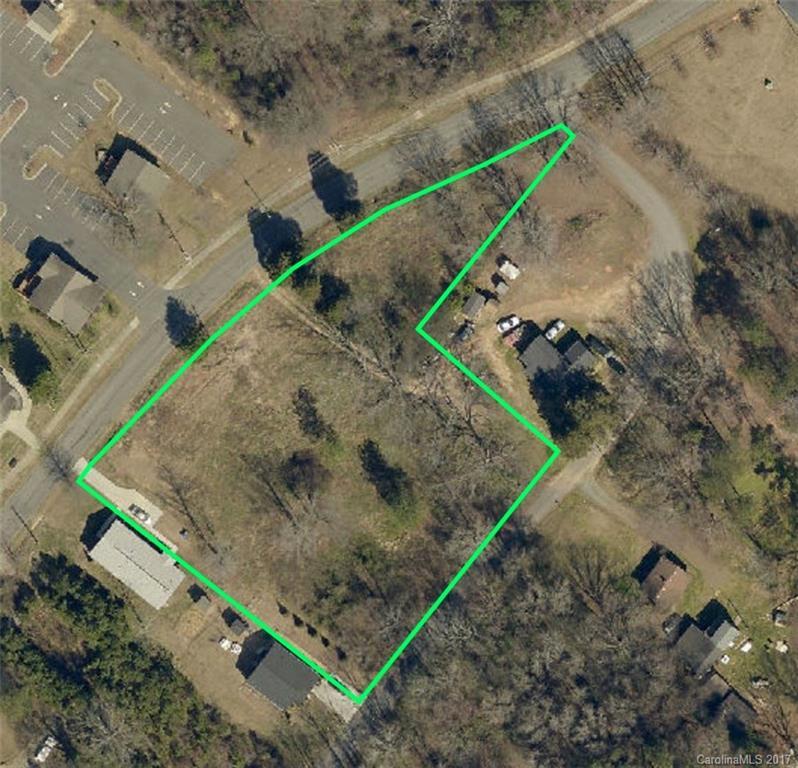 404 Crestdale Rd., Matthews, NC 28105