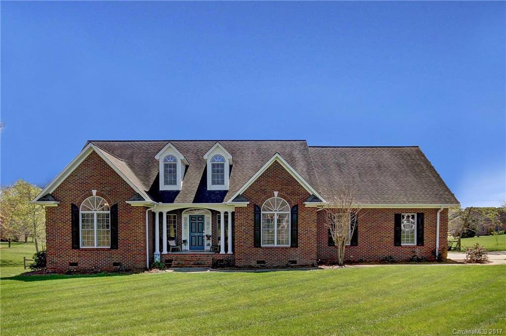 140 Wintergreen Cir., Statesville, NC 28677