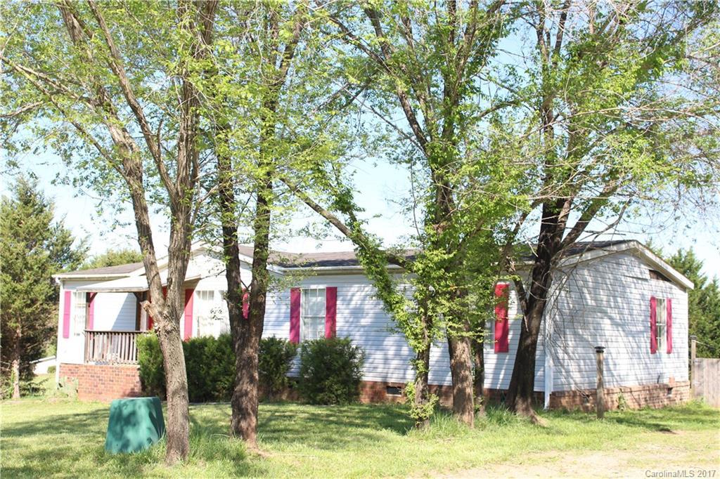 126 Fieldcrest Dr., Statesville, NC 28677