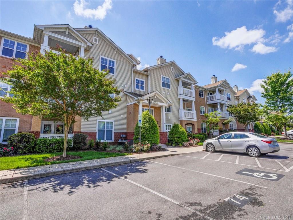 11831 Ridgeway Park Dr., Charlotte, NC 28277