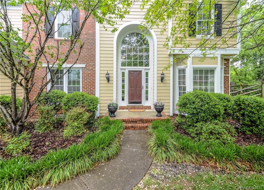 5541 Fairvista Dr., Charlotte, NC 28269