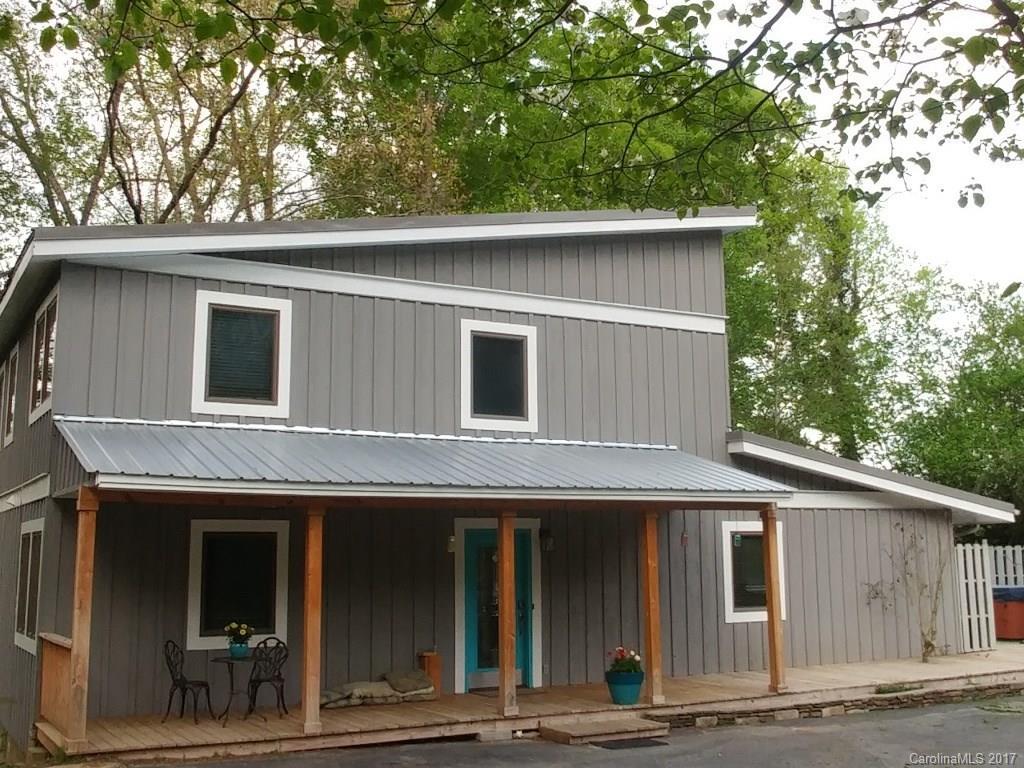 128 Alpine Dr., Hendersonville, NC 28791