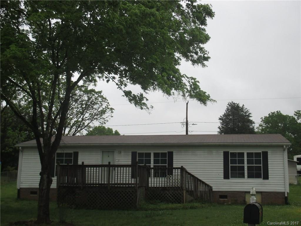 104 Pinewood Dr., Mount Holly, NC 28120