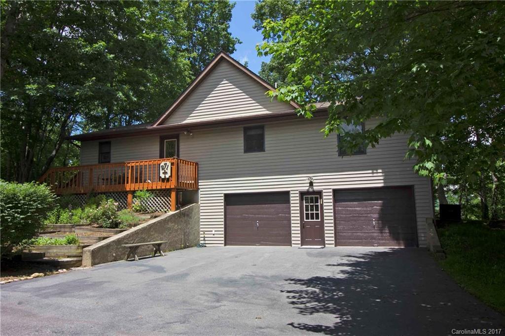 271 Tara Nova Dr., Waynesville, NC 28786