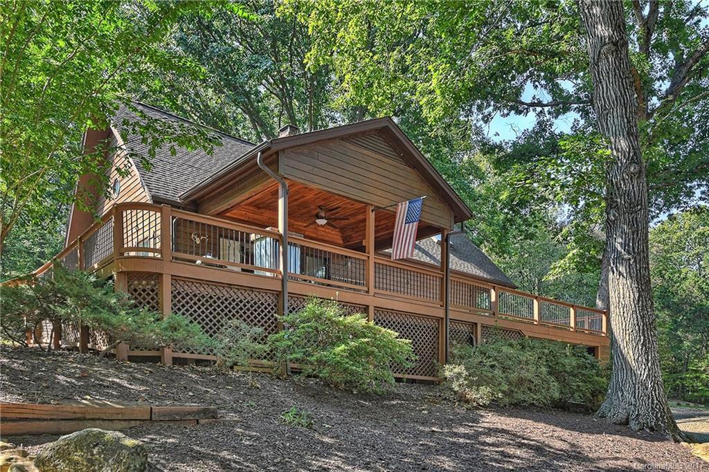 266 Red Dog Dr., Mooresville, NC 28115