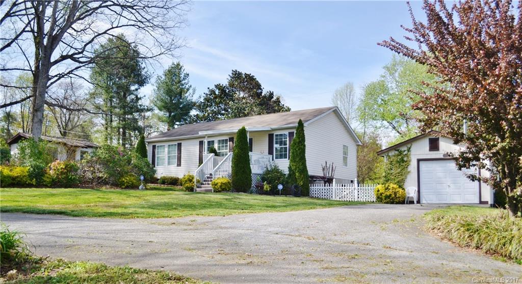 406 Bradshaw Ave., Hendersonville, NC 28792