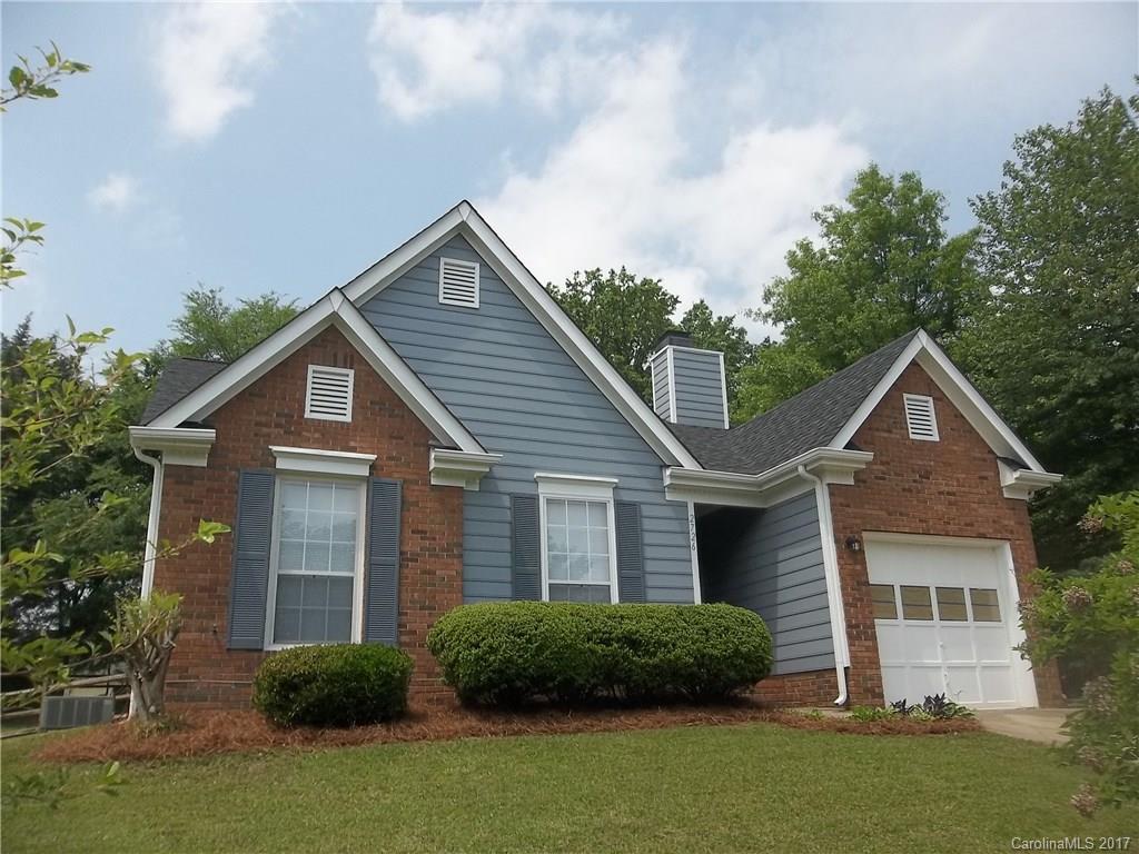 2726 Chalgrove Ln., Charlotte, NC 28216