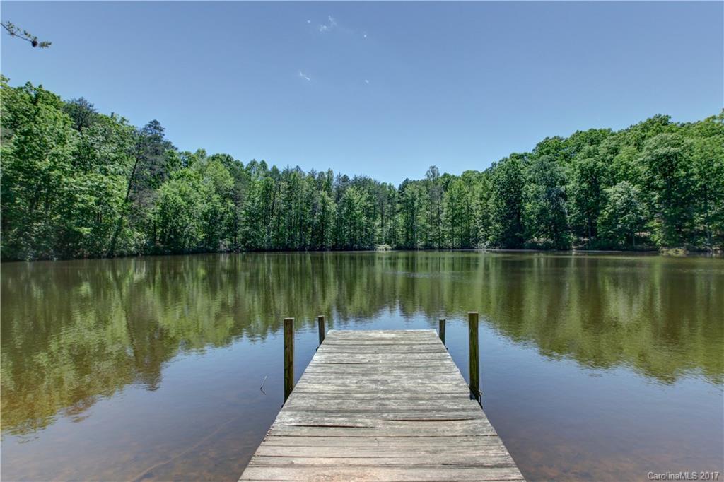 142 Turtle Creek Ln., Gastonia, NC 28052
