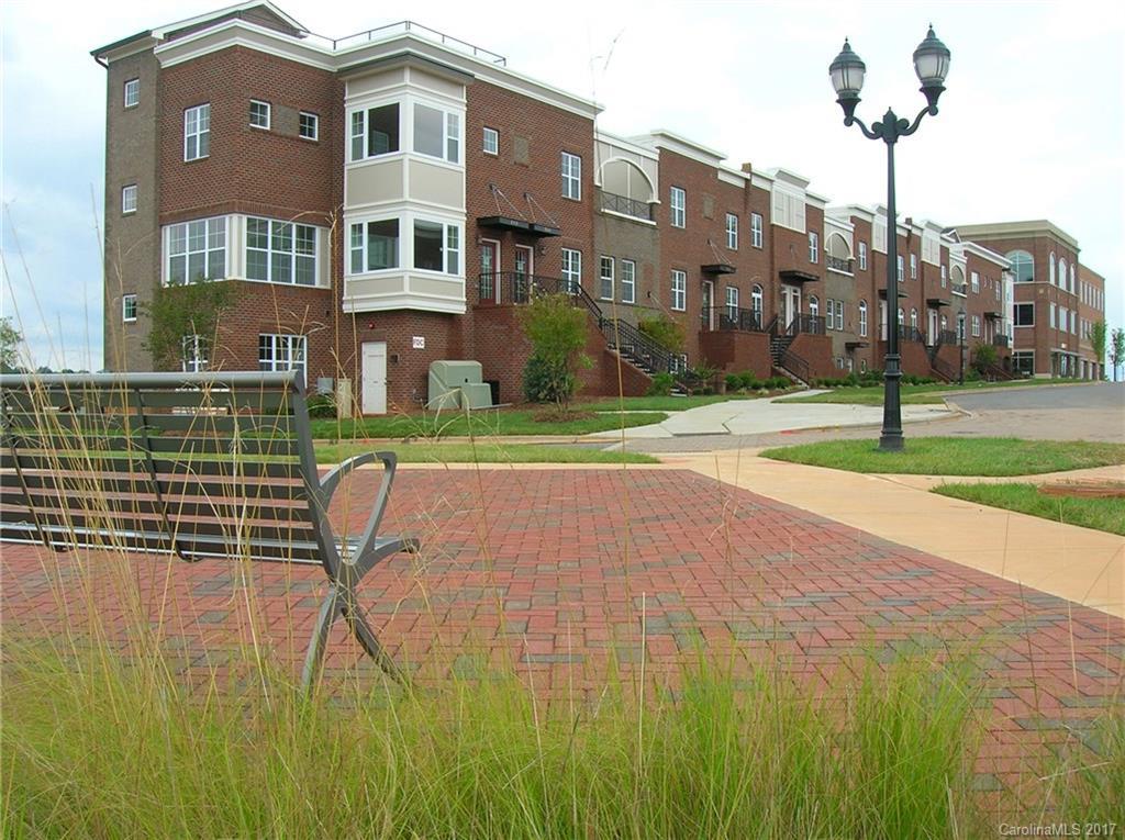 207 Harbour Place Dr. #01, Davidson, NC 28036