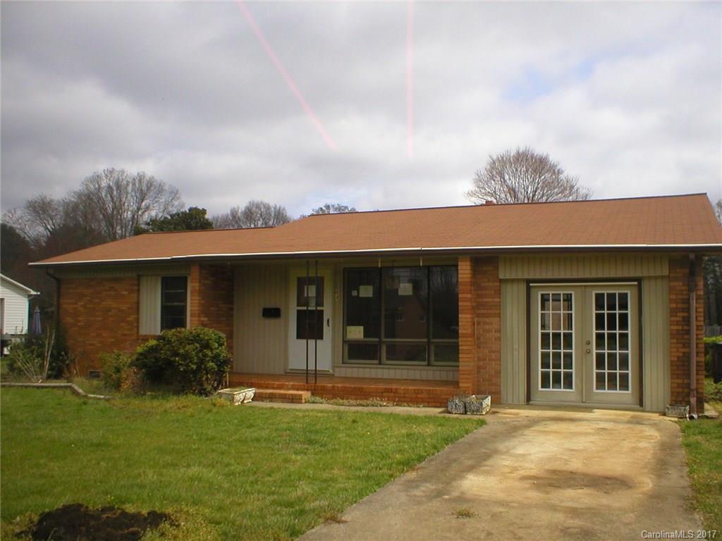 504 Holland Dr., Statesville, NC 28677