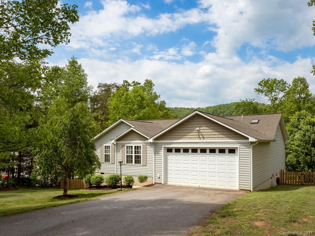 65 Carolyn Dr., Candler, NC 28715