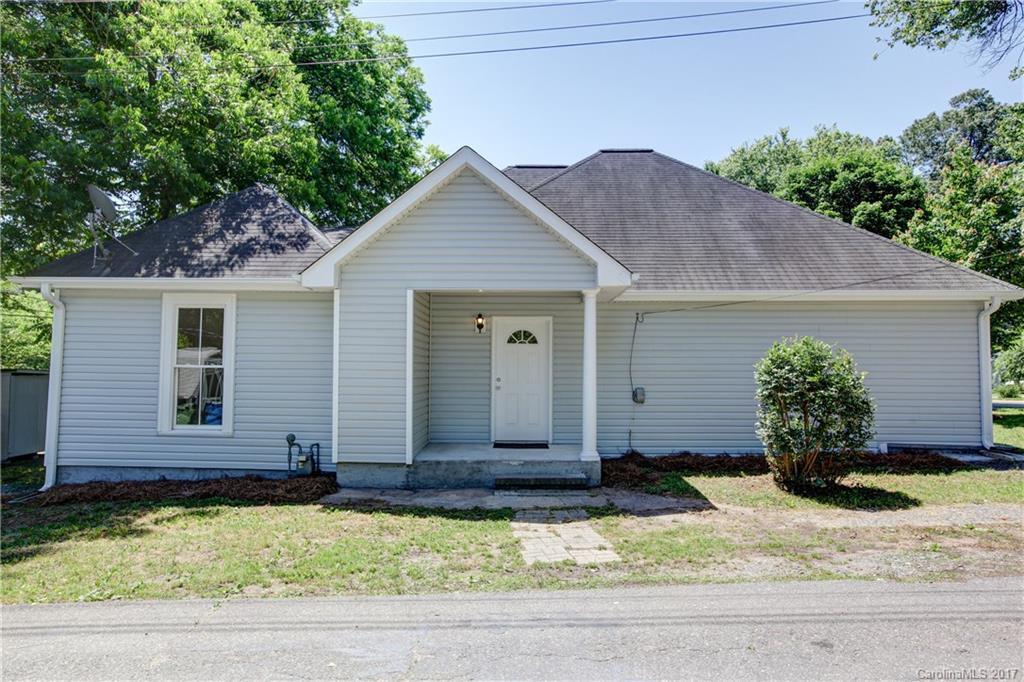201 Tuckaseege Rd., Mount Holly, NC 28120