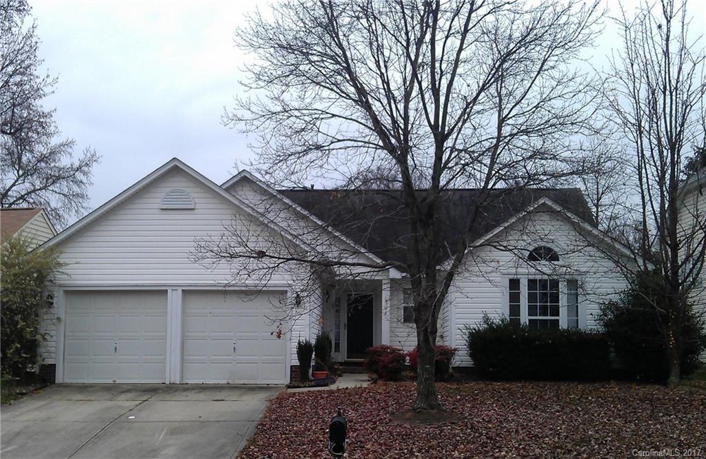 6304 Harburn Forest Dr., Charlotte, NC 28269