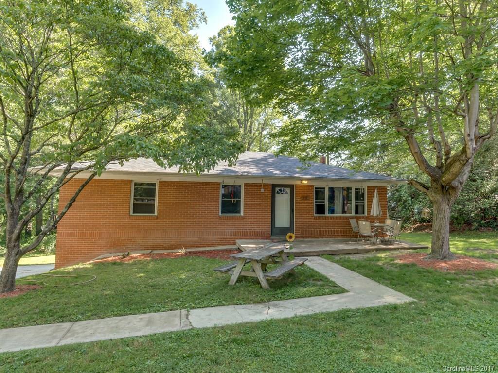 119 May Dr., Hendersonville, NC 28791