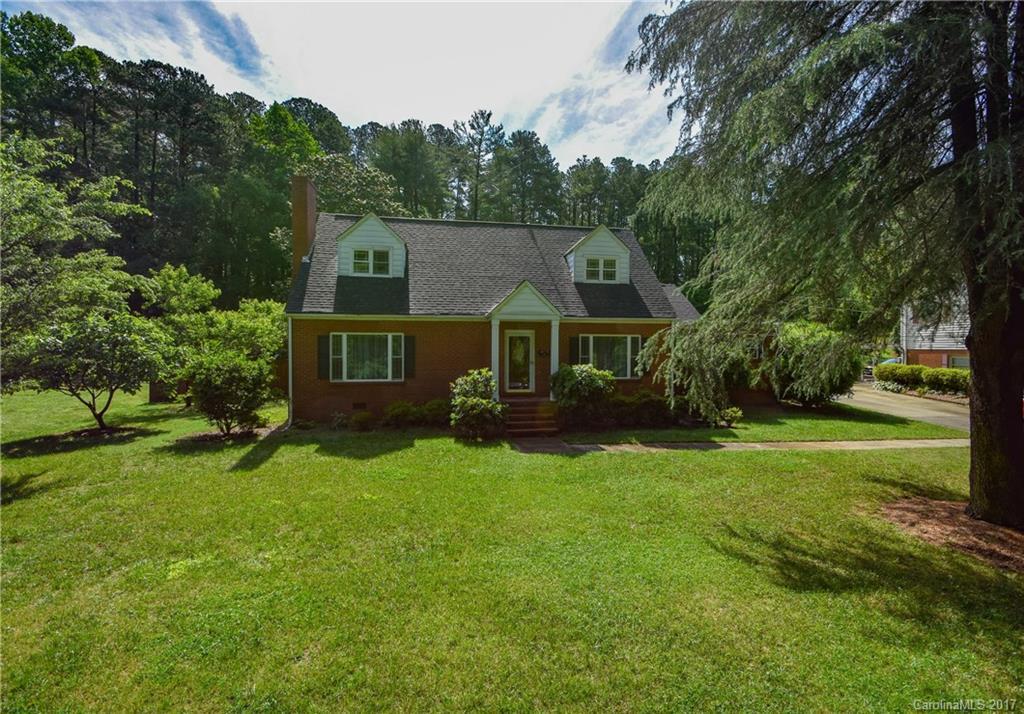 318 Cedar St., Mooresville, NC 28115