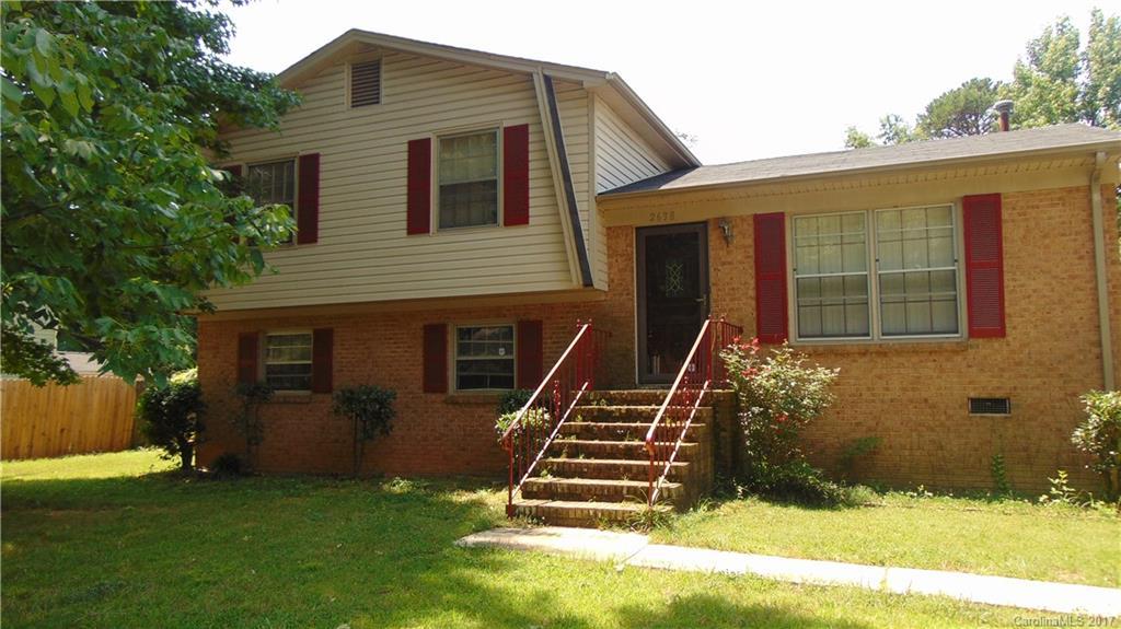 2638 Clover Hill Ln., Charlotte, NC 28215