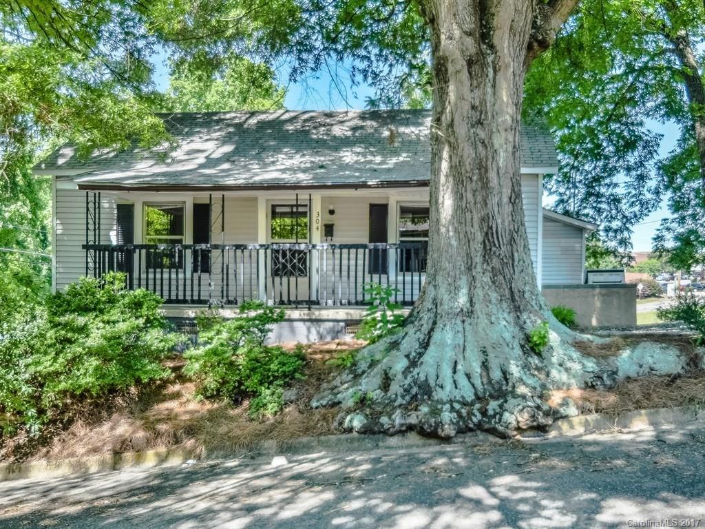 304 Clover St., Mooresville, NC 28115