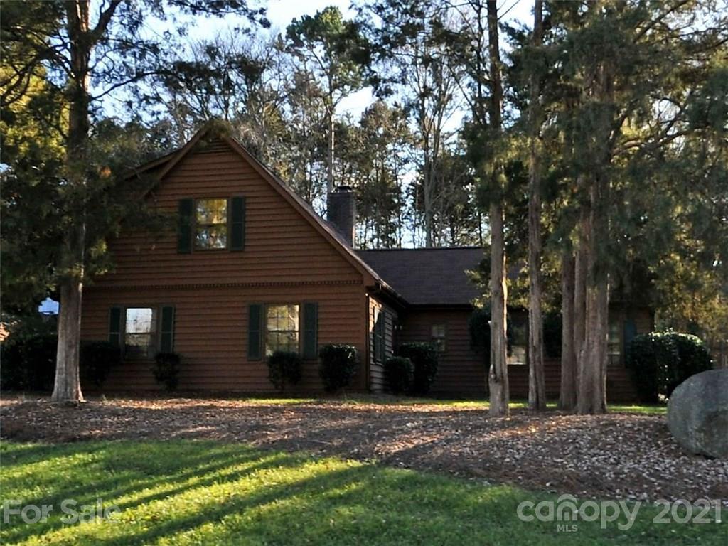 2042 Lawton Bluff Rd., Charlotte, NC 28226