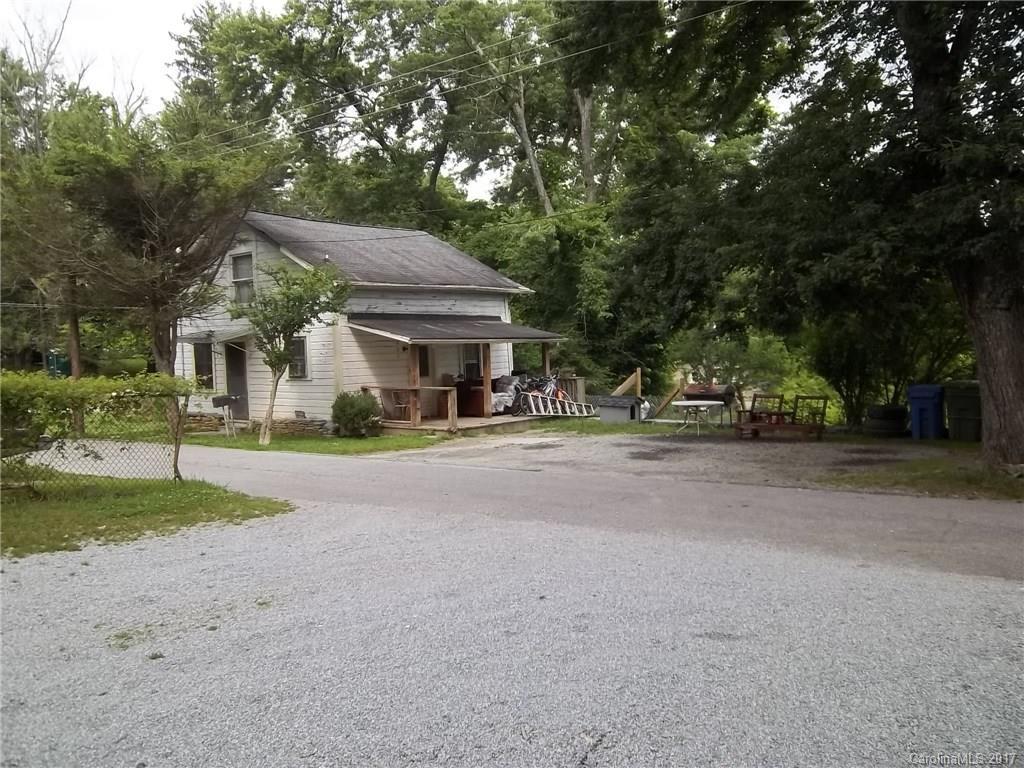 807 E Pace St., Hendersonville, NC 28792