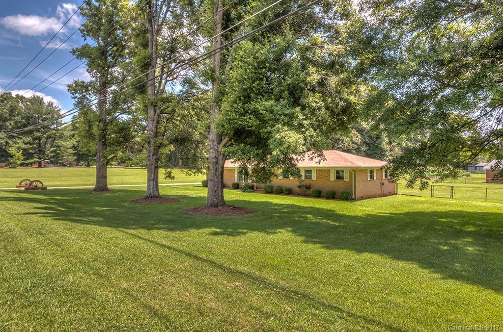 4020 Matthews Mint Hill Rd., Matthews, NC 28105