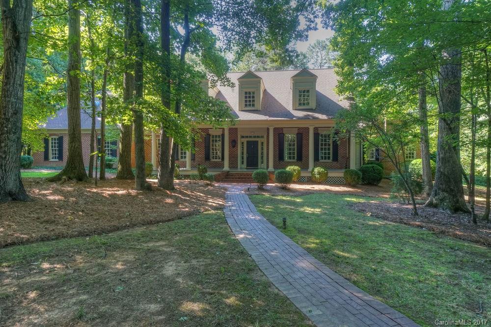 211 Avinger Ln., Davidson, NC 28036