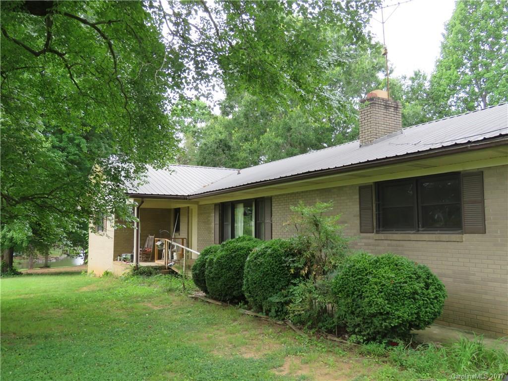 196 Lineberger Dr., Mooresville, NC 28117