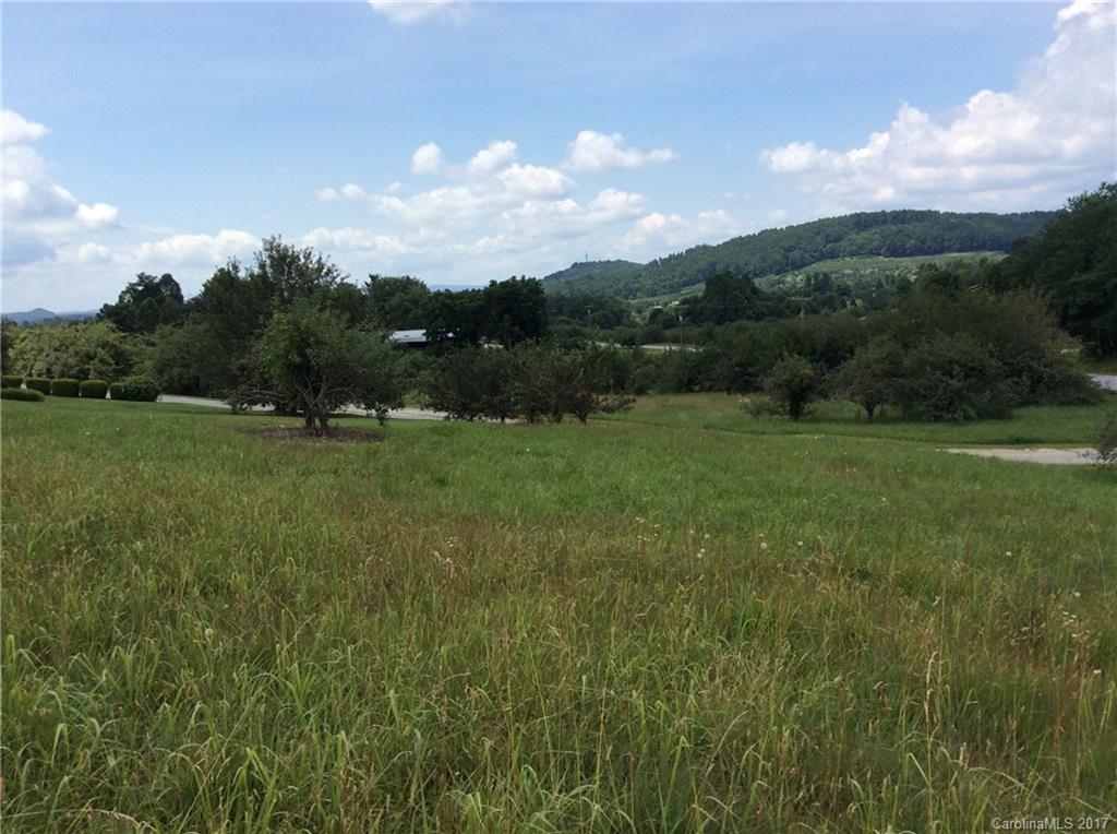 000 St Paul Rd., Hendersonville, NC 28792