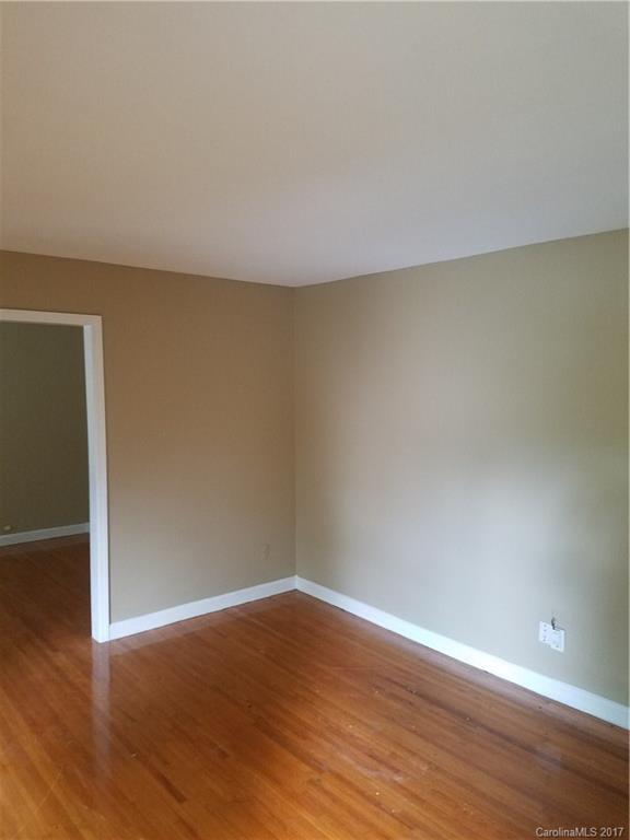 3412 Erinbrook Ln., Charlotte, NC 28215