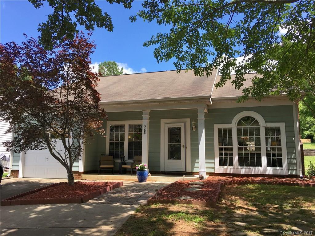 3208 Harris Mill Ln., Charlotte, NC 28262