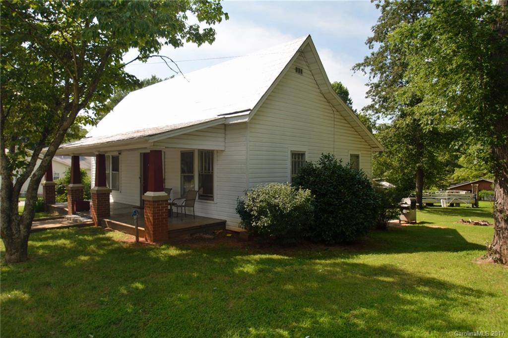 1024 Alexander St., Statesville, NC 28677