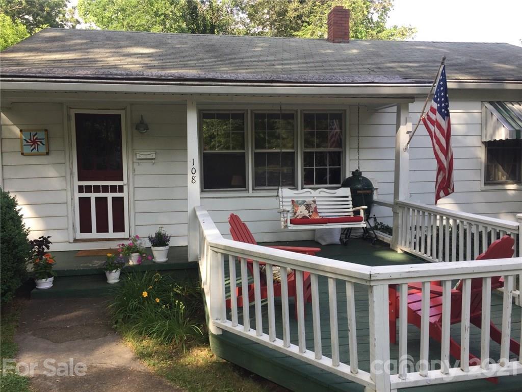 108 Church St., Black Mountain, NC 28711