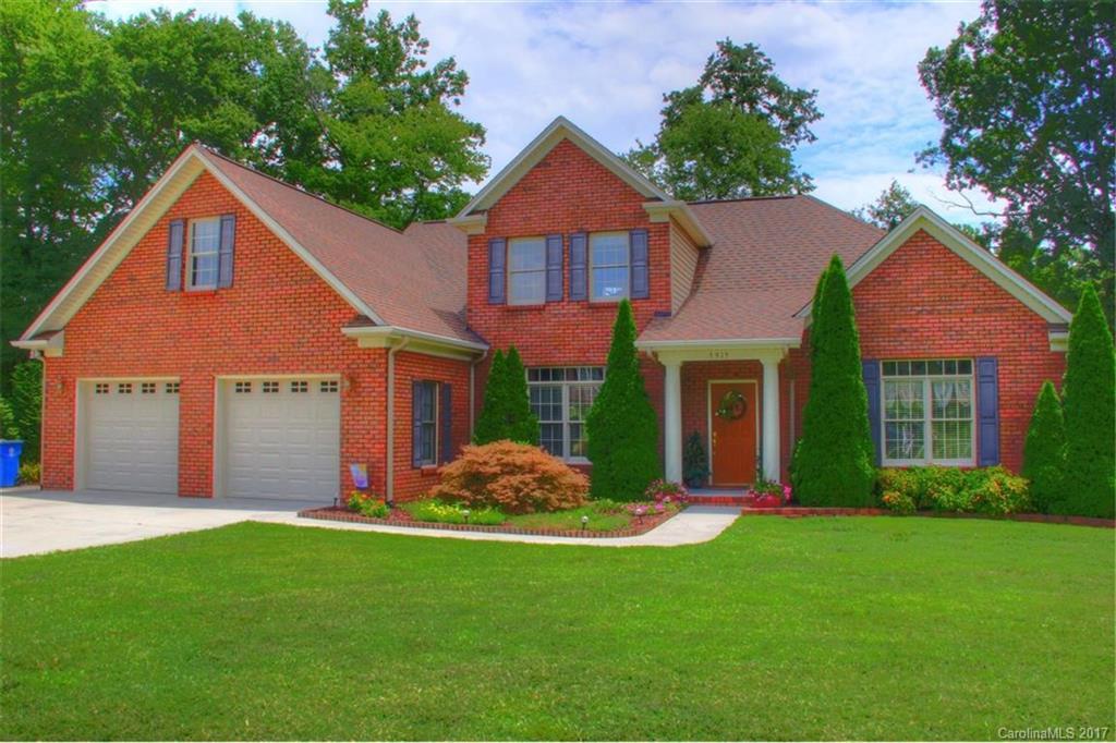 5915 Greenfield Ct., Hickory, NC 28602