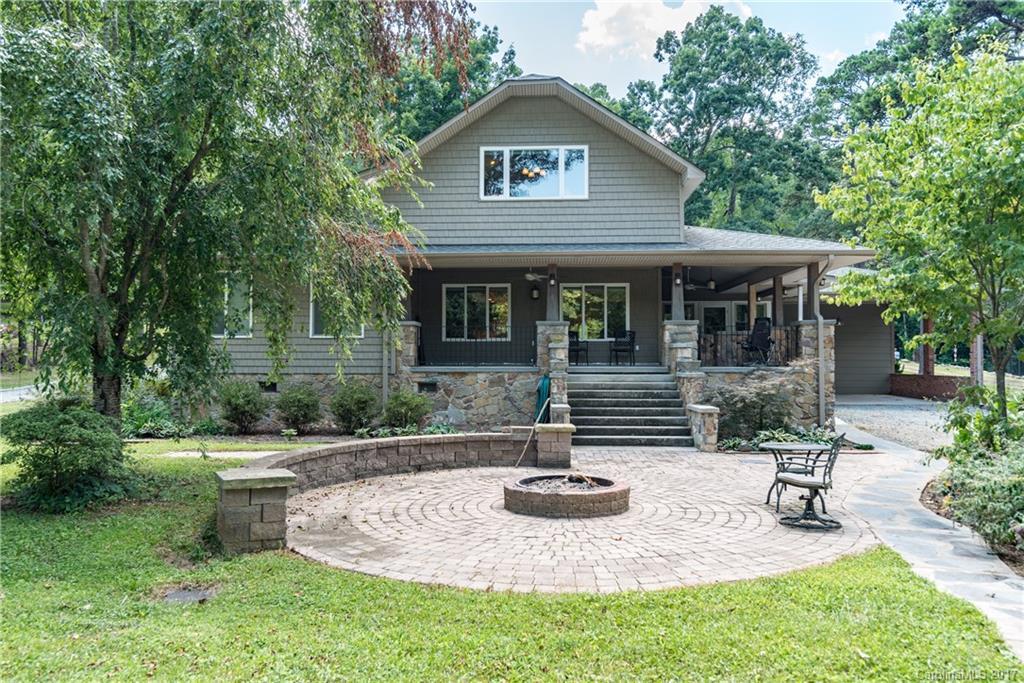 11107 E Mountain Island Dr., Charlotte, NC 28216