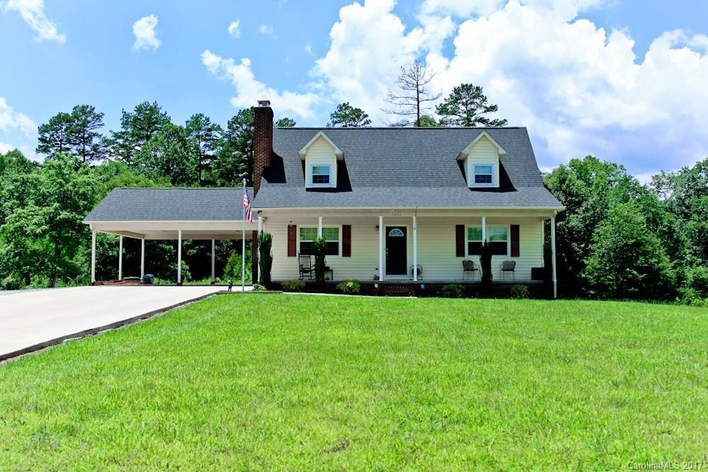 2436 W West View Acres Ave Extension, Hickory, NC 28601