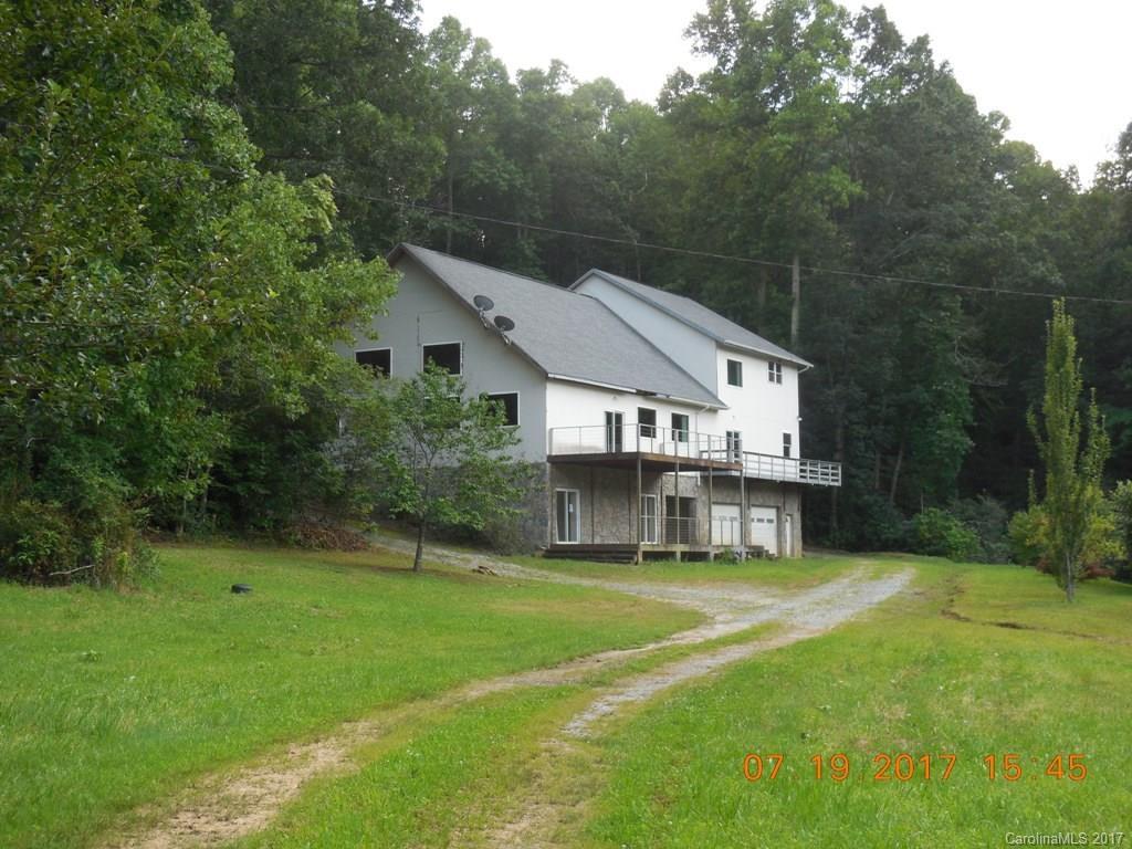 976 Spicer Cove Rd., Hendersonville, NC 28792