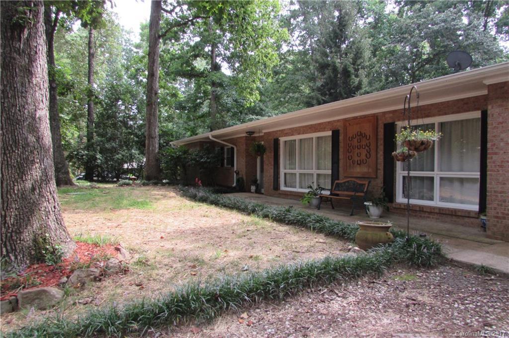 8613 Dogwood Dr., Charlotte, NC 28215
