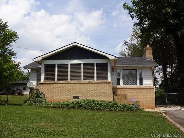 211 Wilmont Dr., Hendersonville, NC 28792