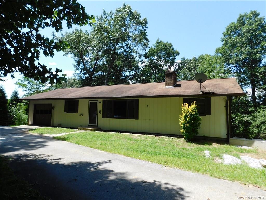 99 Rowe Ct., Hendersonville, NC 28792