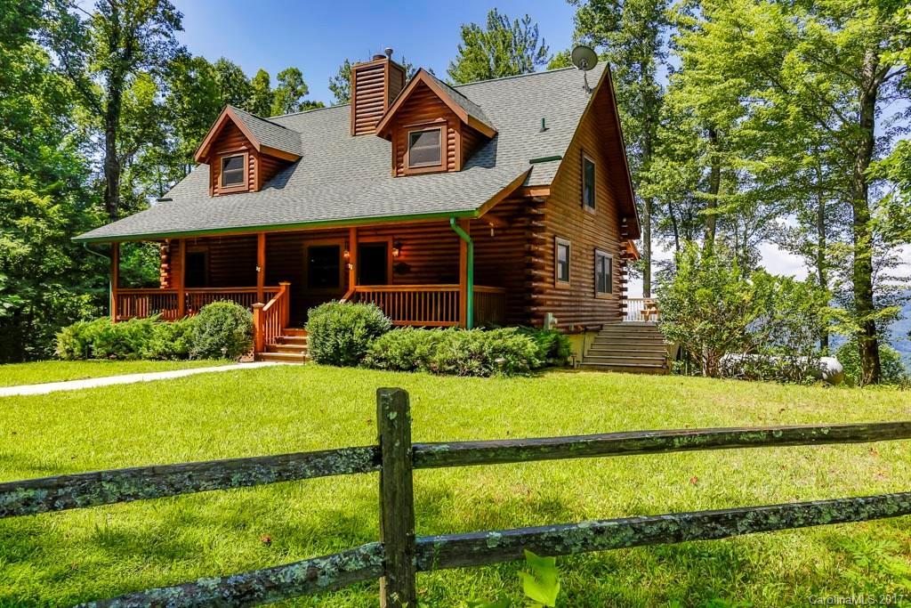 64 Ridgeline Dr., Hendersonville, NC 28792