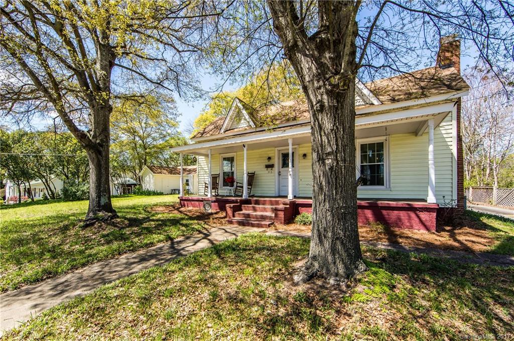 353 Main St., Mount Holly, NC 28120