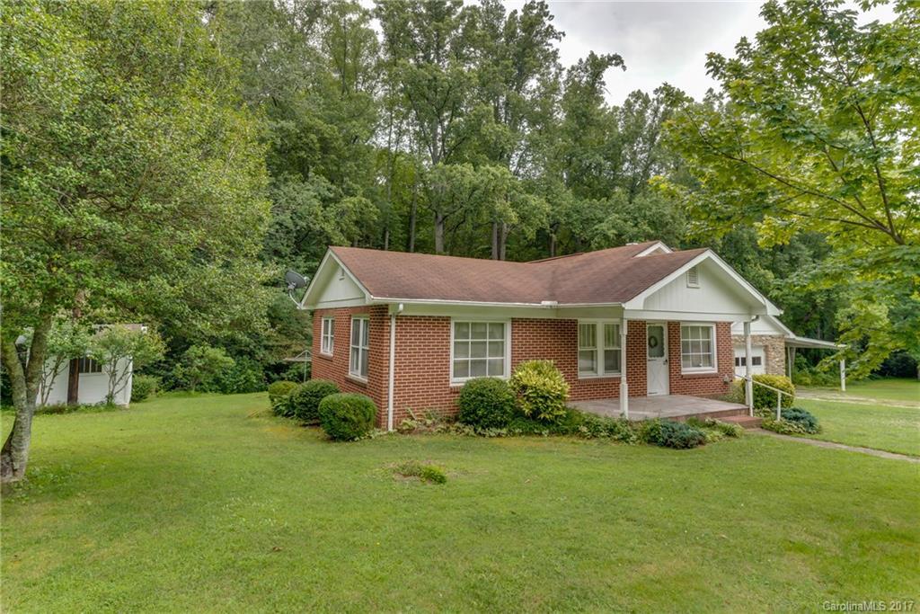 2996 N Clear Creek Rd., Hendersonville, NC 28792