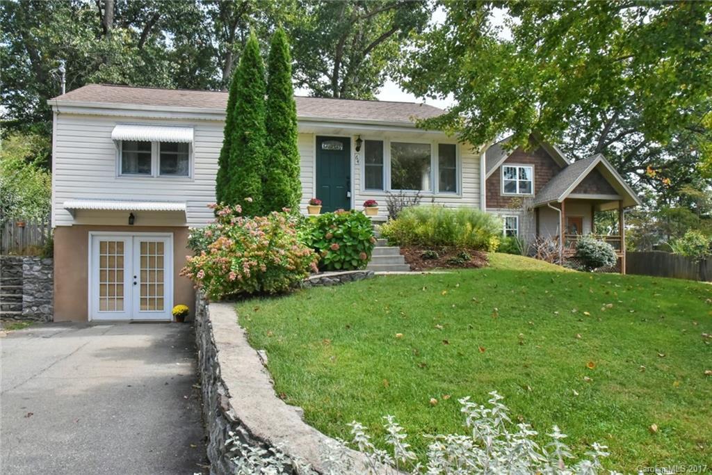 64 Rumbough Pl., Asheville, NC 28806