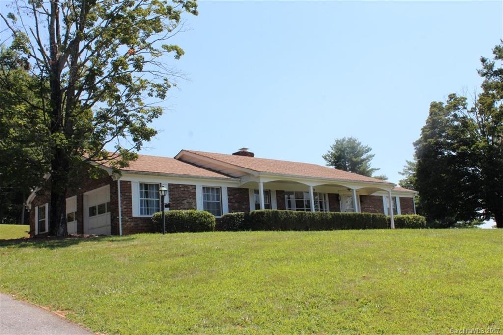 329 Whispering Hills Dr. #8, Hendersonville, NC 28792