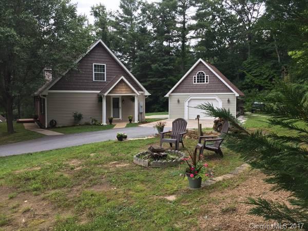 121 April Ln., Hendersonville, NC 28792